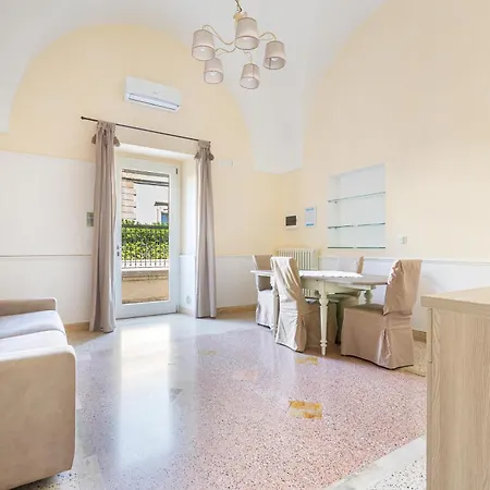 Dimora Le Tre Muse Guesthouse Lecce Exterior photo