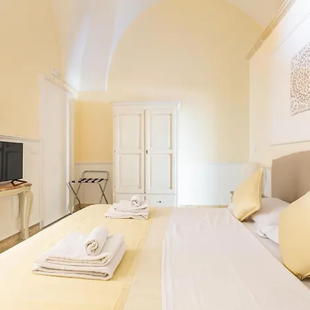 Dimora Le Tre Muse Guesthouse Lecce Exterior photo